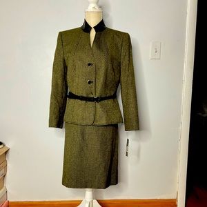 Ladies Business / executive skirt suit set